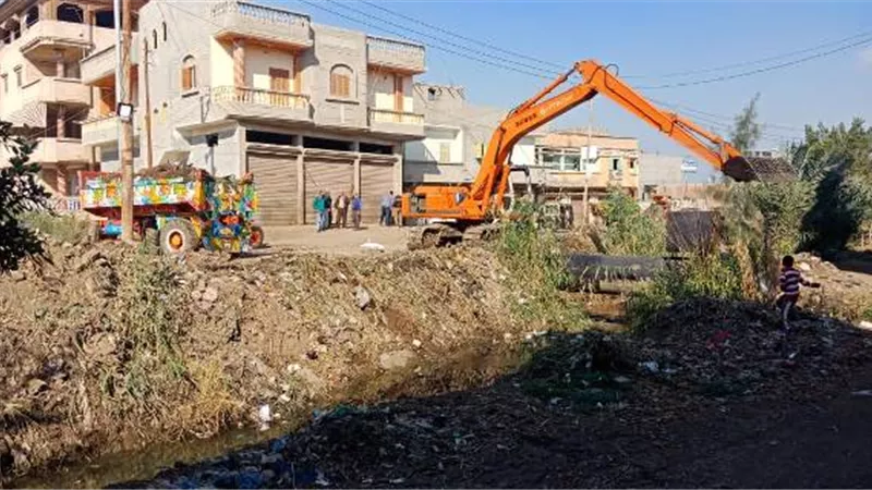 لجنة من الرى لتفقد الترع بدمياط