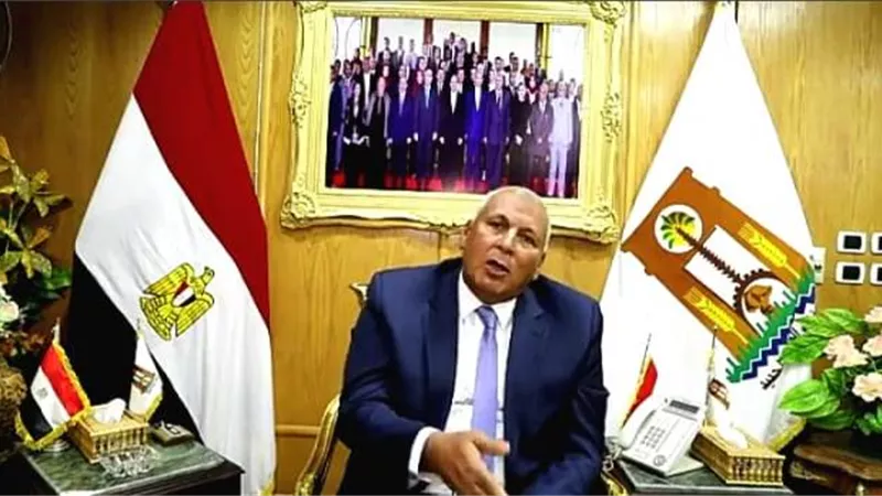 محافظ الوادى الجديد ٣٠ مليون رسوم تحصيل منتجات اراضي الصندوق سنوياً