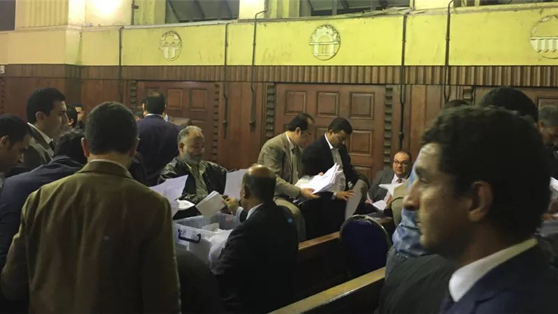 بالصور .. بدء فرز أصوات الناخبين لانتخابات مجلس إدارة لنادي القضاة