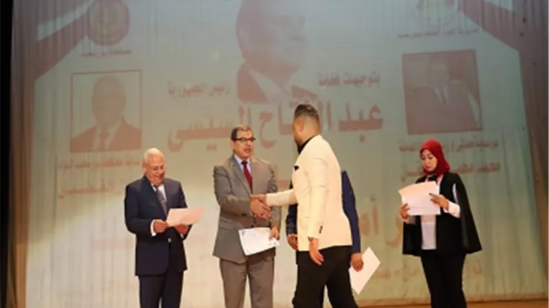 سعفان والغضبان يسلمان 19 متدرباً شهادة تخرج في مجال البترول