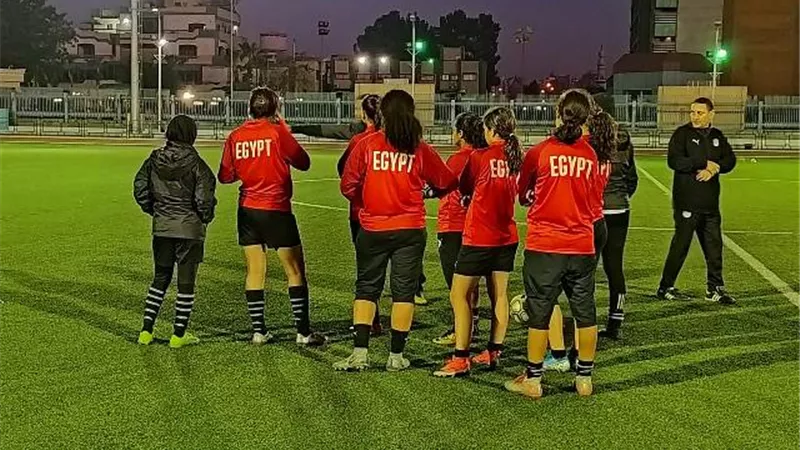 منتخب الكرة النسائية يؤدى مرانه الاول استعدادا لبطولة شمال افريقيا