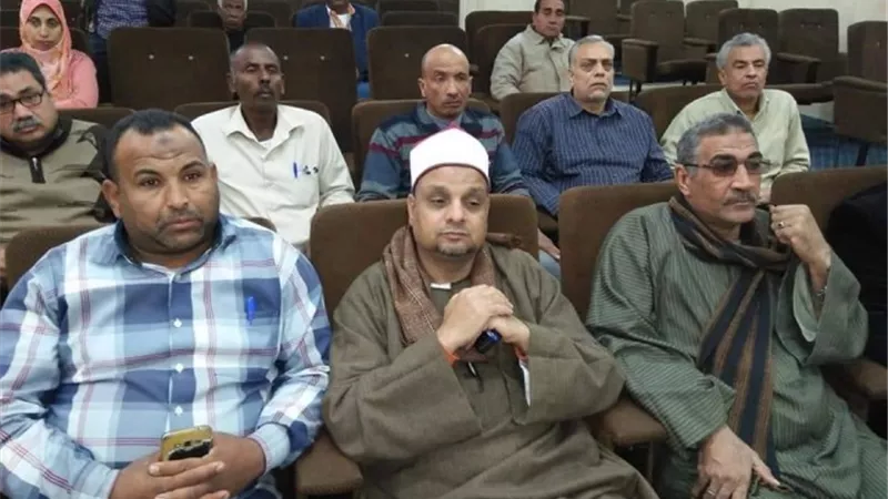 صحصاح البياضية يتابع الخدمات المقدمة للمواطنين فى المجلس التنفيذى جنوب الأقصر