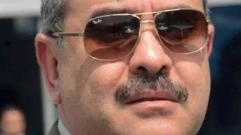 الطيار محمد منار عنبة من رئيس أكاديمية التدريب الى وزير للطيران
