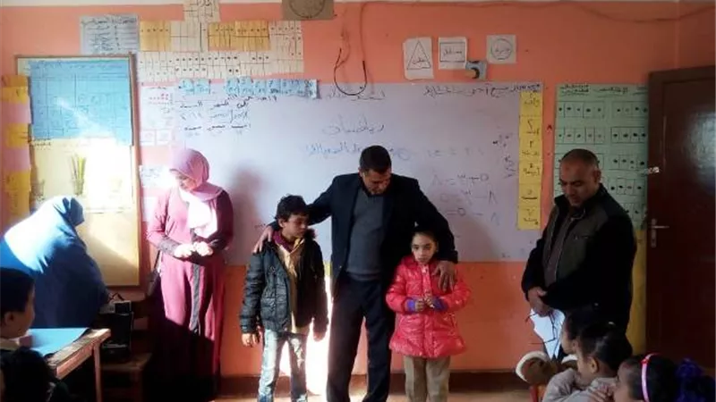 مدير تعليم قها يشدد على استمرار الدراسة للصفين الأول والثانى الابتدائى