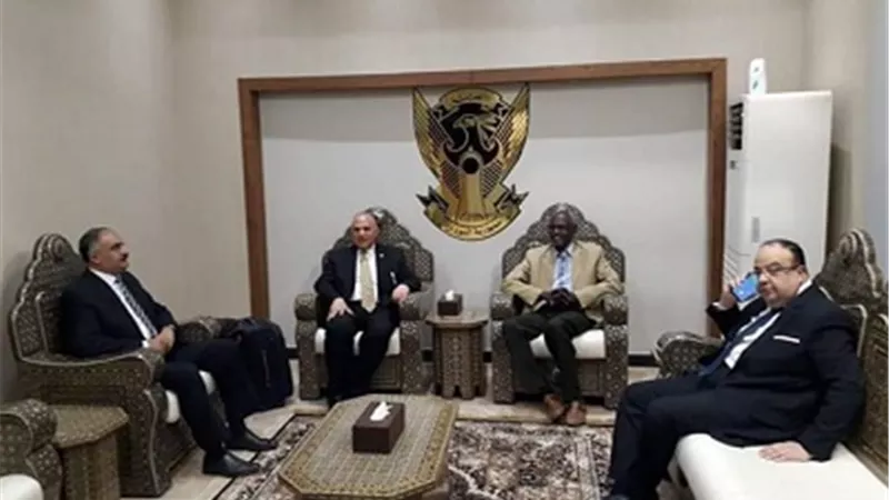 وزير الرى يصل الخرطوم لإستكمال مباحثات قواعد الملء والتشغيل لسد النهضة