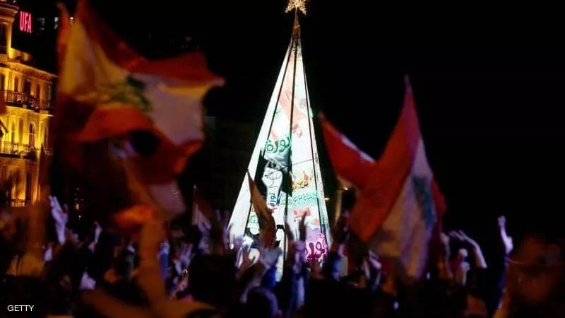 رفضا لدياب.. احتجاجات حاشدة وإغلاق طرق في بيروت
