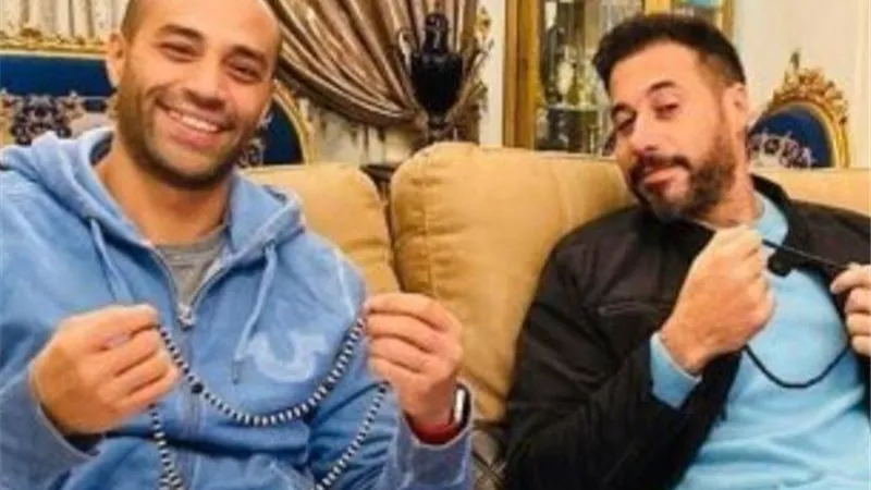 احمد السعدنى برفقة الشيف علاء بالسبحة
