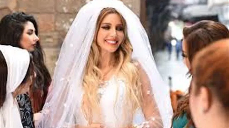 رواد سوشيال ميديا يكشفون عن هوية خطيب فنانة مشهورة