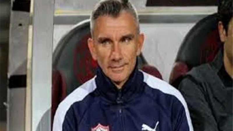 كاريترون يظهر العين الحمراء للاعبين فى مران الزمالك