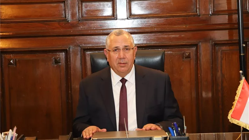 وزير الزراعة: التنسيق مع البنك الزراعي لبحث مشروعات الإنتاج الحيواني المتعثرة