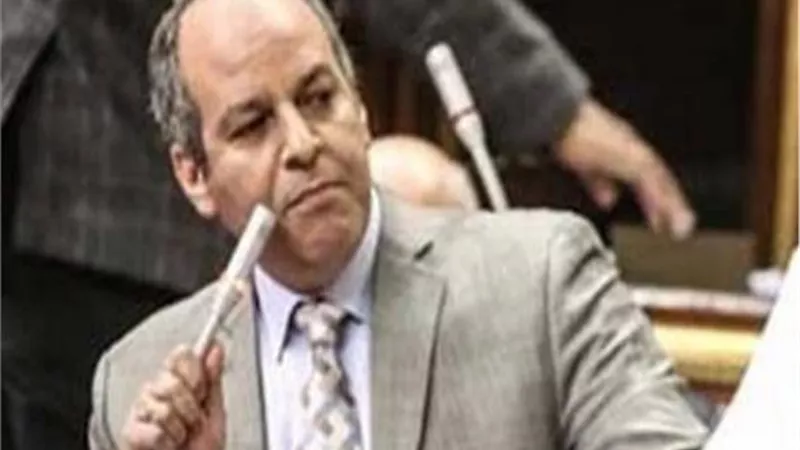 نائب يطالب اخراج سوق الادوات الطبية من الحيز العمراني بوسط البلد وعوده القاهرة الفاطمية