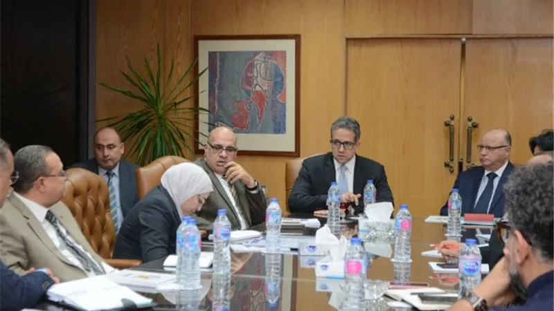 وزير السياحة والآثار يتابع اللمسات النهائية لنقل المومياوات الملكية