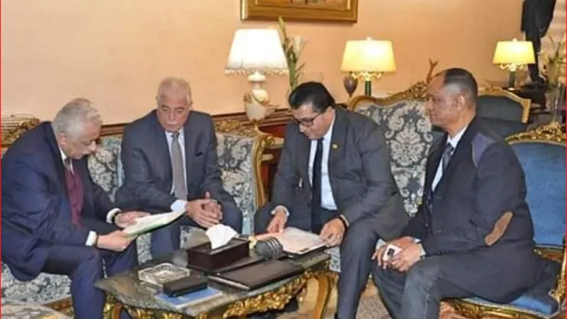 محافظ جنوب سيناء يلتقي وزير التربية والتعليم