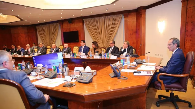 وزير الاتصالات يجتمع بأعضاء لجنة حماية حقوق المستخدمين