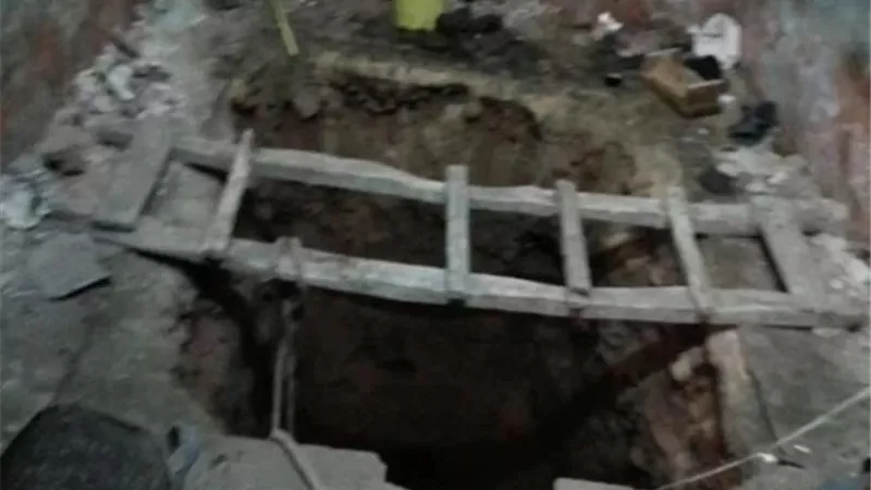ضبط 7 أثناء الحفر والتنقيب عن الأثار بطهطا
