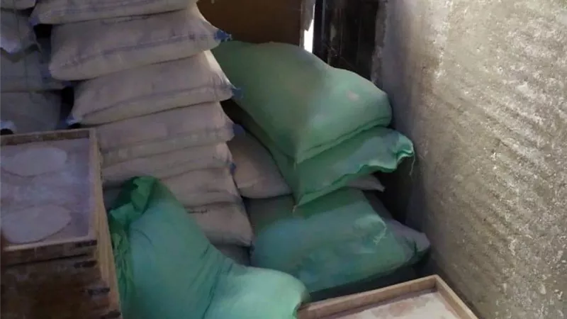 ضبط صاحب مخبز لحيازتة 400 كيلو من الدقيق المدعم بحلوان