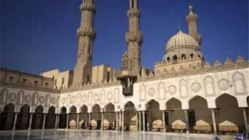 الأزهر يهنئ الإخوة المسيحيين وبابا الفاتيكان بأعياد الميلاد