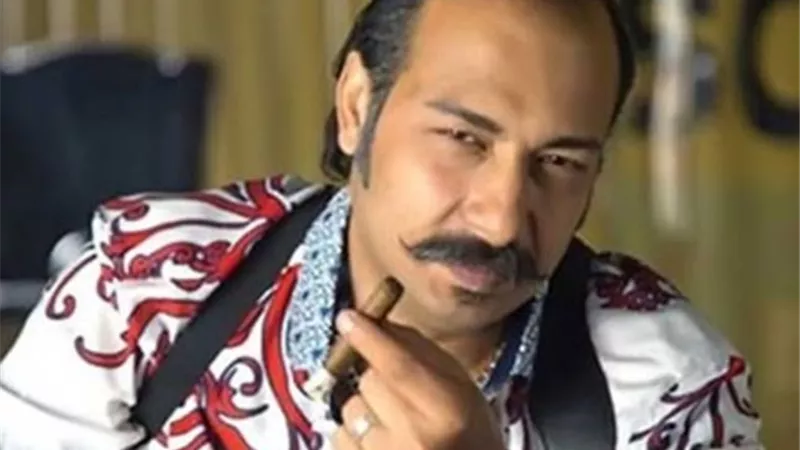 محمد ثروت يكشف عن عفريت 