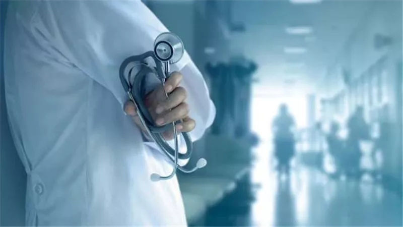 الإهمال الطبى يحيل استشارى تخدير وممرضتان بمستشفى فوه للمحاكمة