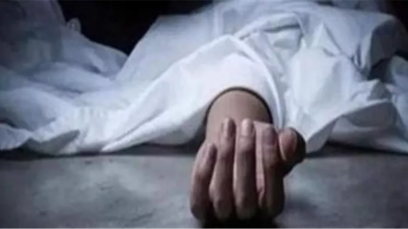 جريمة بشعة في الشارع.. مسنة حاولت حماية شابة فقتلت معها