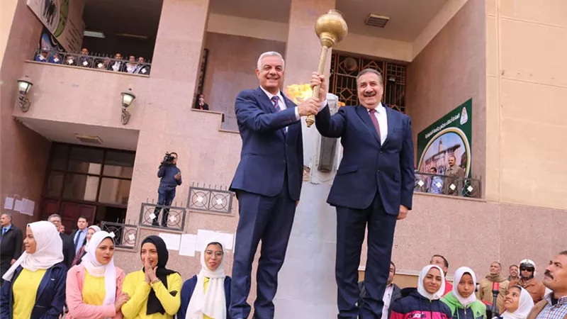 أبو ليمون ومبارك يطلقان شعلة عيد جامعة المنوفية الثالث والأربعين