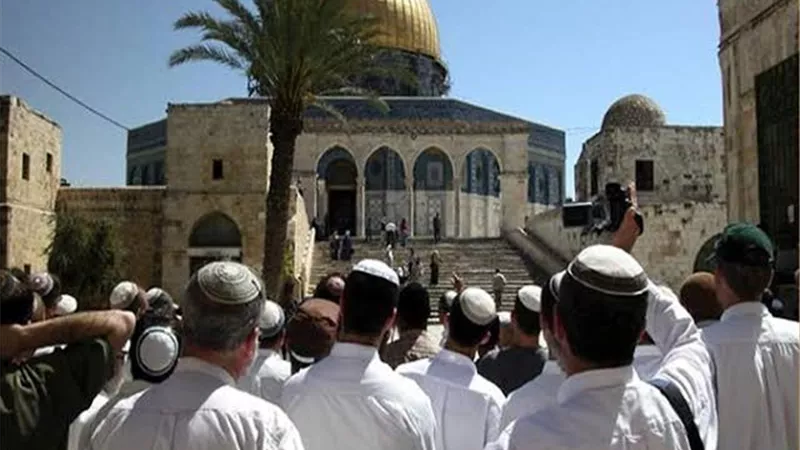 مستوطنون إسرائيليون يقتحمون المسجد الأقصى