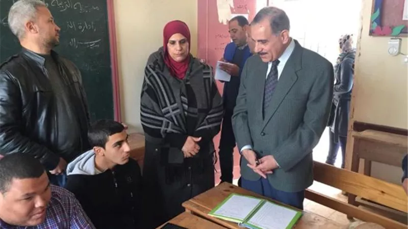 محافظ كفرالشيخ يكرم طلاب وعاملين مدرسة النور للمكفوفين للتميز والانضباط