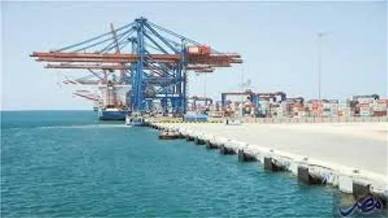 لسوء الأحوال الجوية إغلاق موانئ السخنة وشرق وغرب بورسعيد