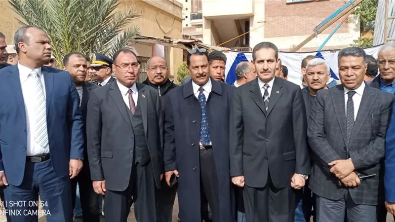 محافظ الغربية يشهد عرض عسكري لطلاب احدى المدارس العسكرية بالمحلة الكبرى