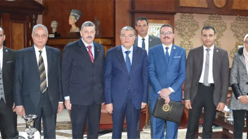 بروتوكول تعاون بين المجلس القومي ومحافظة المنيا لتقديم الرعاية لأسر الشهداء والمصابين