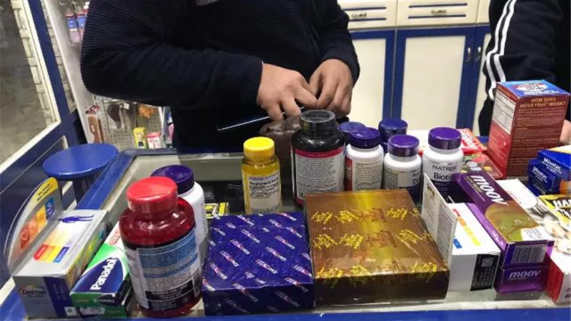 التفتيش الصيدلي بالشرقية ينصب كمينا لتاجر الأدوية المهربة