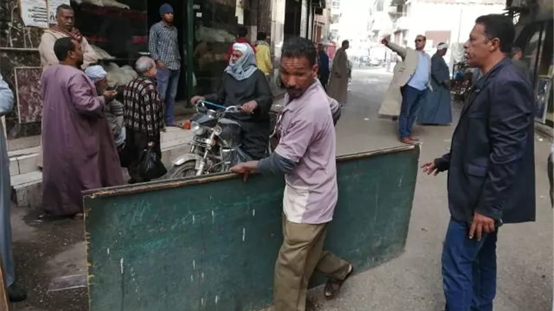 الأقصر تعلن الحرب على الإشغالات بحملة مكبرة في الشوارع .صور