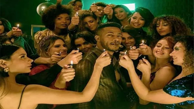 محمد رمضان وسط 15 فتاة يشعل السوشيال ميديا