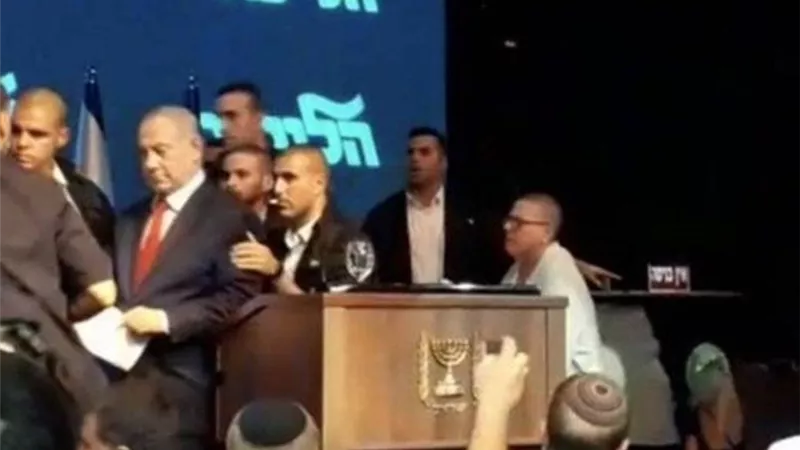 شاهد.. فرار نتنياهو إلى 