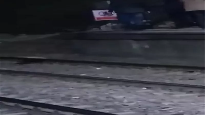أشلاء على قضبان المترو.. مصرع شاب بمحطة مترو غمرة