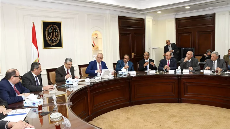 وزيرا الإسكان والكهرباء يتابعان أعمال توصيل الكهرباء لمشروعات السكنية بالمدن الجديدة