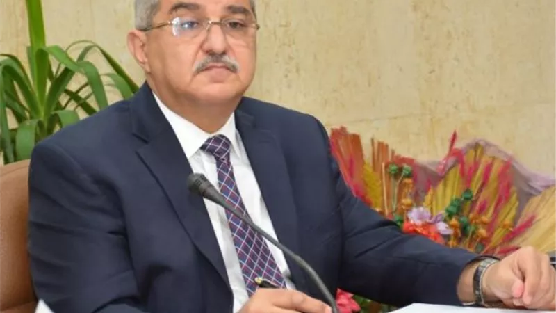 رئيس جامعة أسيوط يصدر قرارات بتعيين 14 من رؤساء الأقسام الجدد بمختلف كليات الجامعة