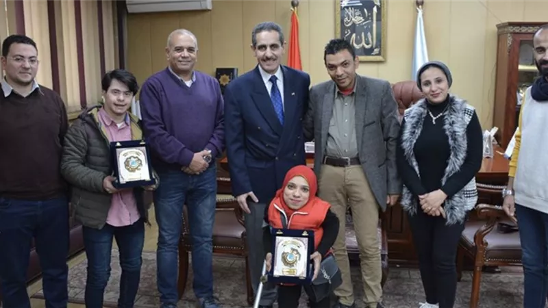 رحمي يكرم نهى عزام ومصطفي نوفل من ذوى الهمم لتميزهما العلمى والرياضى
