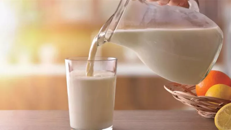 تسعة أسباب تجعلك تقلع عن شرب الحليب