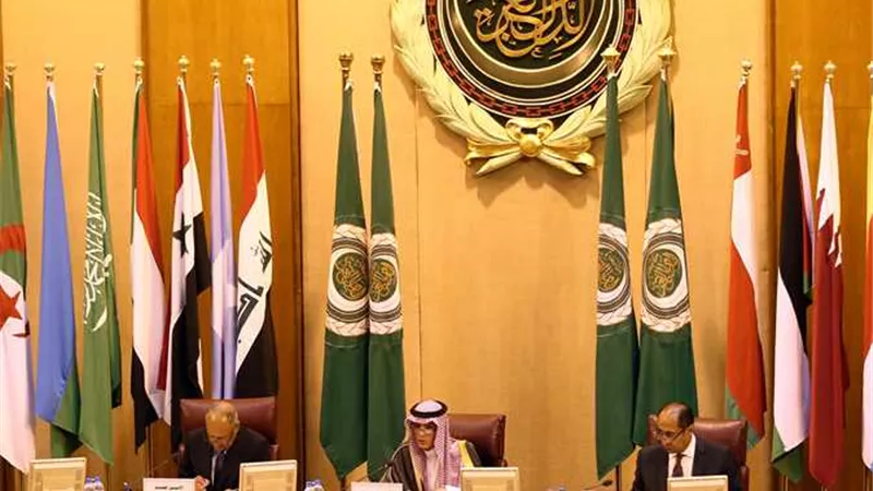 يوسف بن علوي يستقبل أحمد أبو الغيط في مسقط
