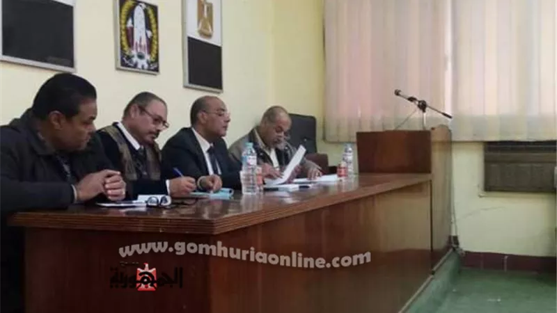 تنفيذى الشهداء يؤكد علي الارتقاء بالخدمات وحسن معاملة المواطنين