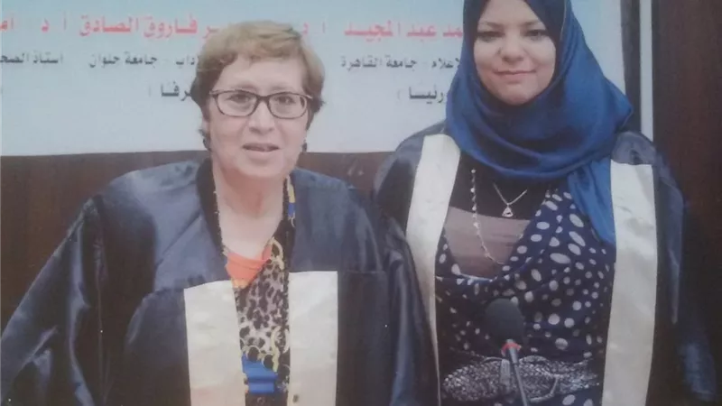 ايمان الخميسى تحصل على الدكتوراه بامتياز فى الإعلام الإليكتروني