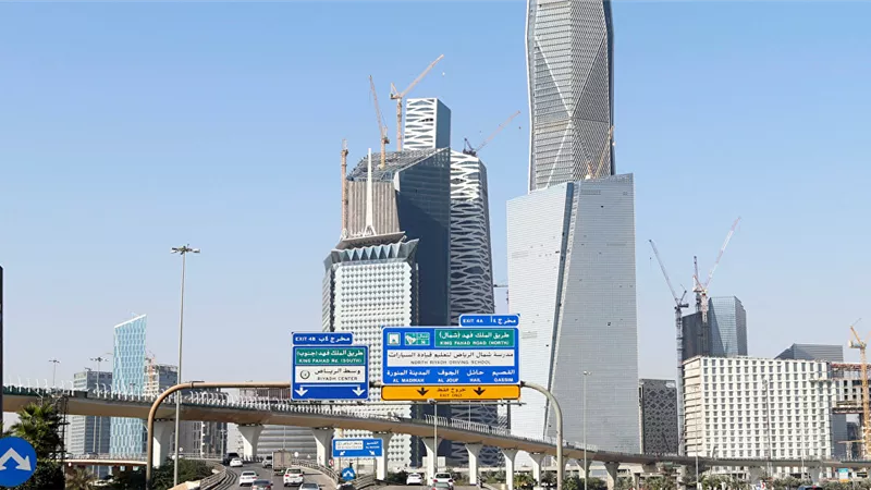تحرك سعودي بعد الاعتداء على شاب وتصويره