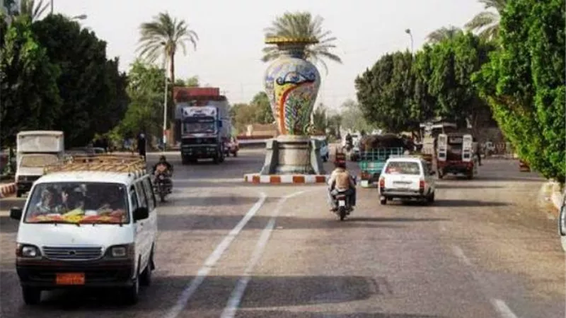 فصل التيار الكهربائى عن 7 مغذيات بمدينة نجع حمادى