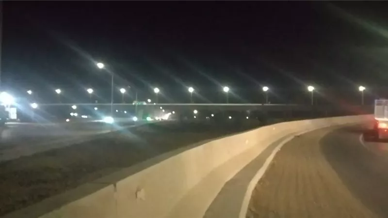 الانتهاء من إنارة محور عدلي منصور ببنى سويف