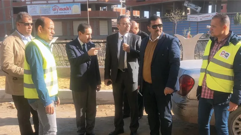 محافظ الغربية .. جولة صباحية مفاجئة بطنطا لمتابعة المشروعات وأعمال النظافة ورفع مياه الأمطار