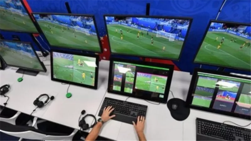 مفاجأة .. الاندية ترفض تحمل جزء من تكلفة تقنية الفيديو في الدورى