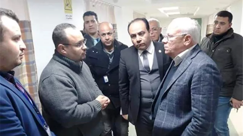 الغضبان يزور مصابى حادث اتوبيس الاستثمار بمستشفى السلام بورسعيد.. بالصور
