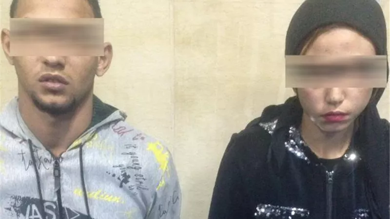 ربة المنزل استعانت بصديقها وسرقا مجوهرات شقيقتها .. وسقطا بالجمالية