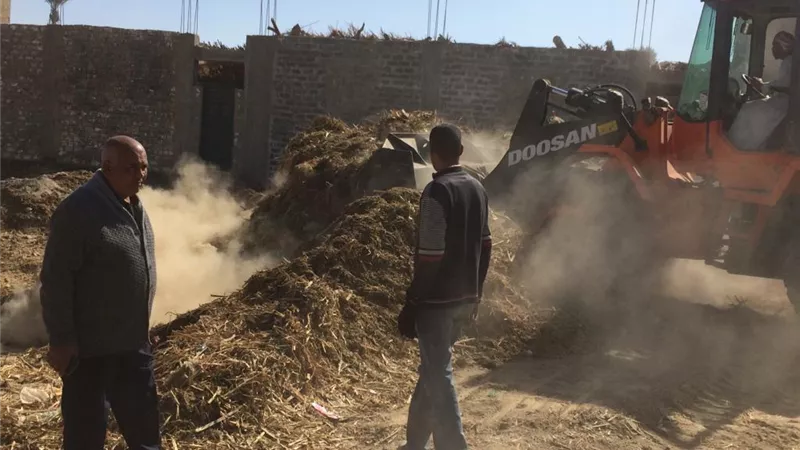 فتح طرق الشعراوى والعمامرة وجاد الكريم والوحدة الصحية بالزينية شمال الأقصر